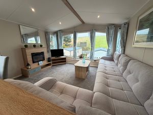 Lounge- click for photo gallery